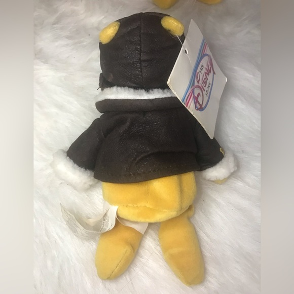 Set of 4 Disney Winnie the Poohs - Picture 10 of 13